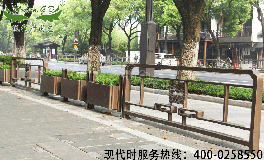 鐵藝花箱護(hù)欄