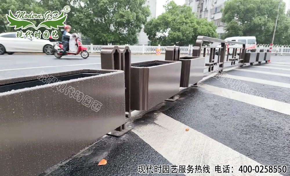 道路護(hù)欄不銹鋼花箱