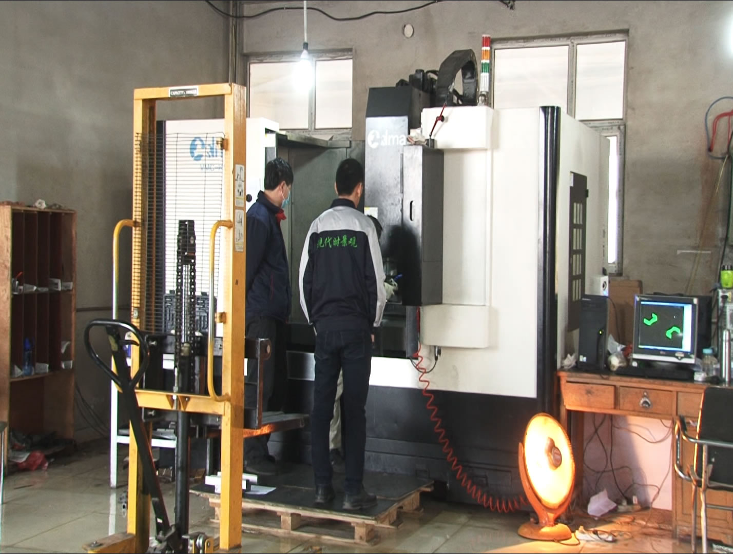 ���a����չʾ